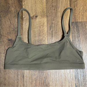 NWOT SKIMS Fits Everybody Scoop Neck Bra
